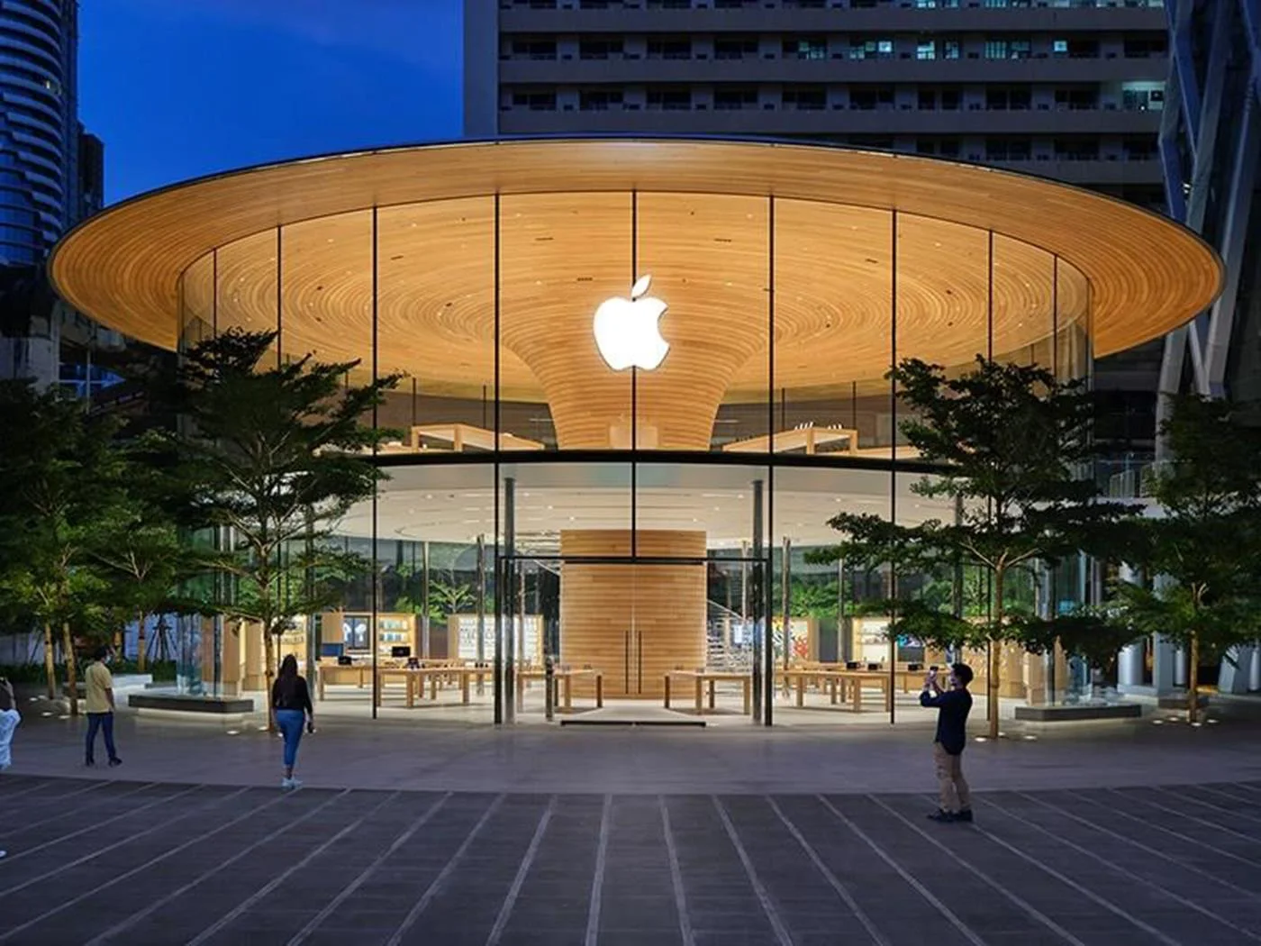 Apple Mağazalarında Büyük Değişim: Genius Bar Geri Dönüyor — Apple Store mağaza yenilikleri, Apple Genius Bar geri dönüşü, Apple mağaza konsepti değişimi, Apple perakende mağaza düzeni, Apple mağaza içi deneyim