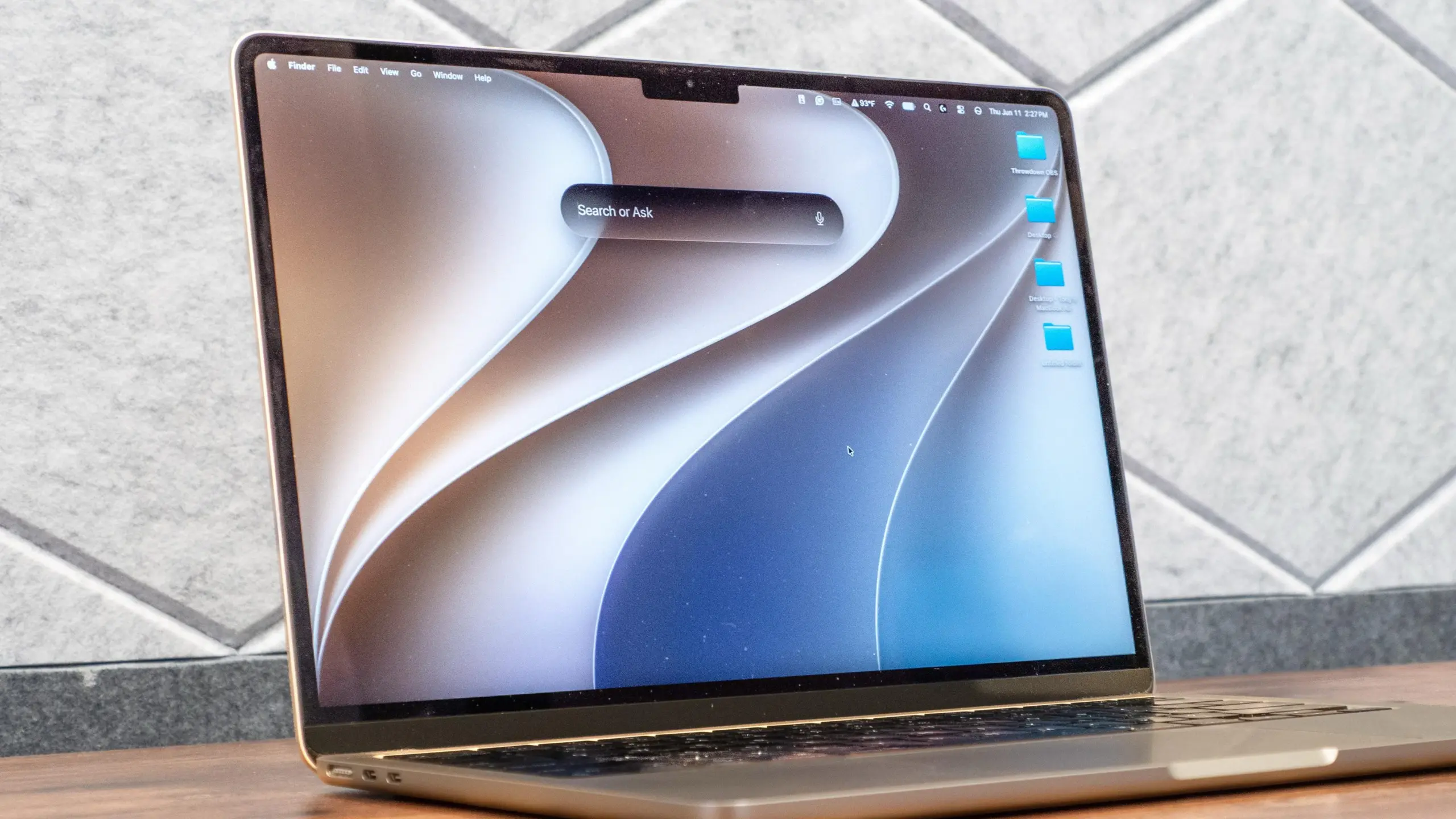 Apple'ın OLED Ekranlı MacBook Pro Modelleri için Test Süreci Başladı — M5 Pro işlemcili MacBook, macOS 27.1 güncellemesi, yeni MacBook Pro tasarımı, Apple dizüstü bilgisayar modelleri