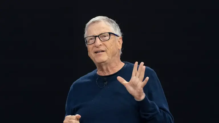 Bill Gates'ten Yapay Zeka Uyarısı: Milyarlarca Kişinin Ölümüne Neden Olabilir — Bill Gates yapay zeka açıklaması, yapay zeka yasal düzenleme, yapay zeka varoluşsal riskler, yapay zeka güvenlik denetimi, yapay zeka teknolojisi risk analizi