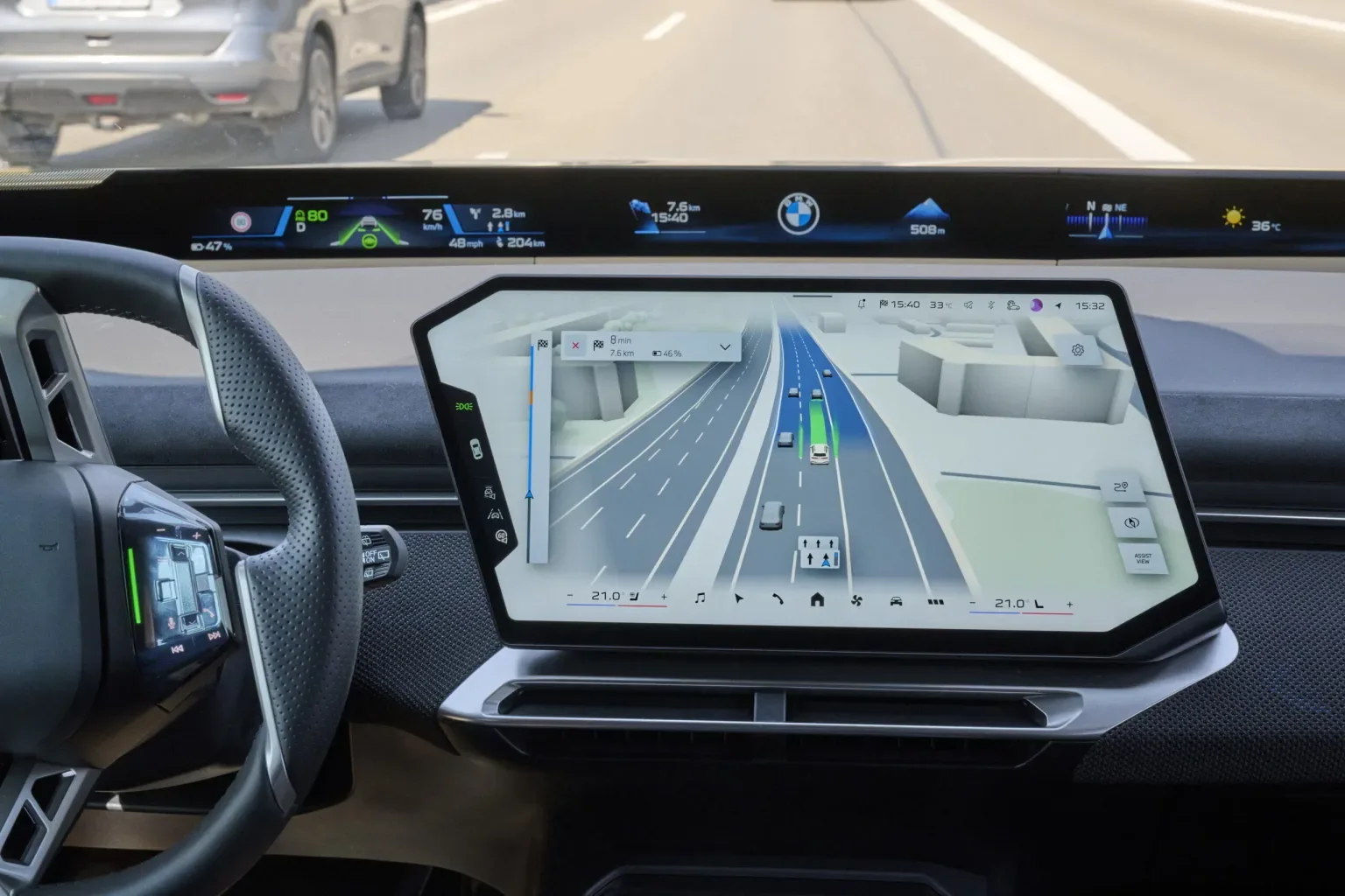 BMW'nin Yeni Navigasyon Arayüzü: BMW Maps With Driver Assistance Tanıtıldı — BMW navigasyon sistemi, sürüş destek teknolojileri, BMW Operating System X, Highway Assistant sistemi