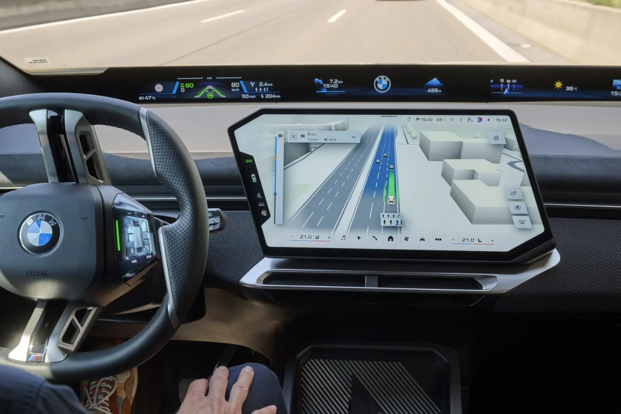 BMW'nin Yeni Navigasyon Arayüzü: BMW Maps With Driver Assistance Tanıtıldı — BMW navigasyon sistemi, sürüş destek teknolojileri, BMW Operating System X, Highway Assistant sistemi