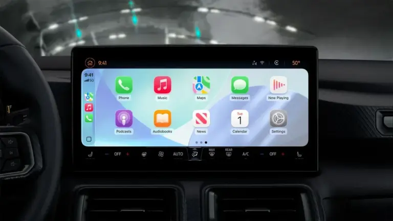 Claude Artık Apple CarPlay Üzerinde Kullanılabiliyor — Claude CarPlay desteği, CarPlay yapay zeka uygulamaları, Apple CarPlay chatbot desteği, araç içi sesli asistan Claude, CarPlay destekleyen yapay zeka botları