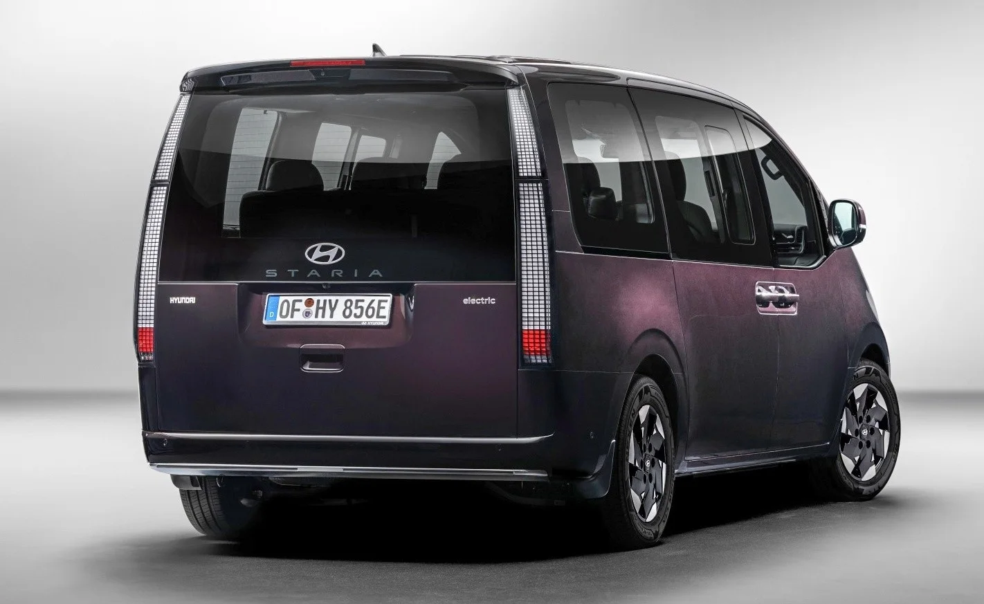 Elektrikli Hyundai Staria Avrupa'da Satışa Sunuldu: İşte Fiyatı ve Menzili — Hyundai Staria Electric, elektrikli minivan modelleri, Hyundai Staria menzil, elektrikli araç şarj süresi, Hyundai Staria Avrupa fiyatı