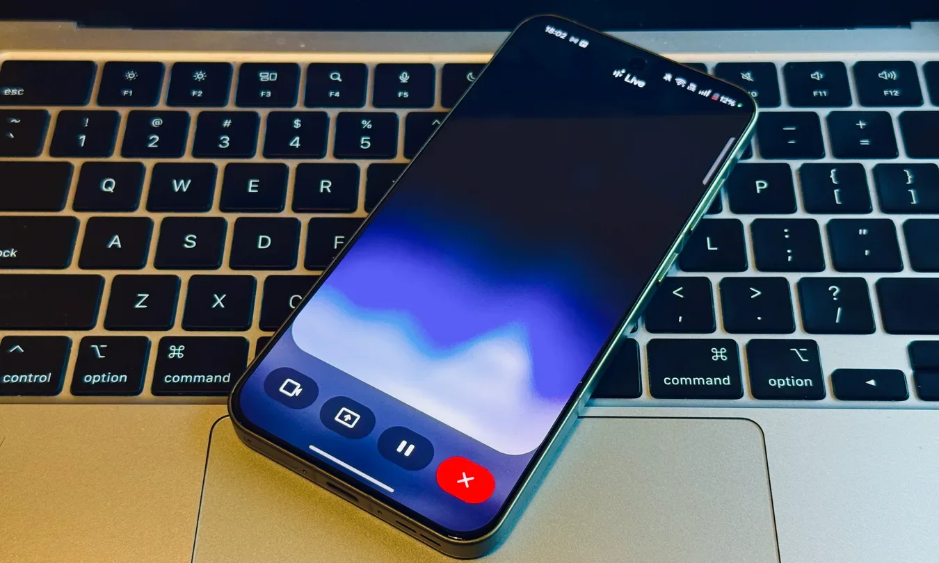 Gemini Live'a Gizli Mod Geliyor — Gemini Live gizlilik modu, Gemini Live etkinlik geçmişi, Google Gemini geçici sohbet, Gemini Live video analizi, Gemini Live veri saklama