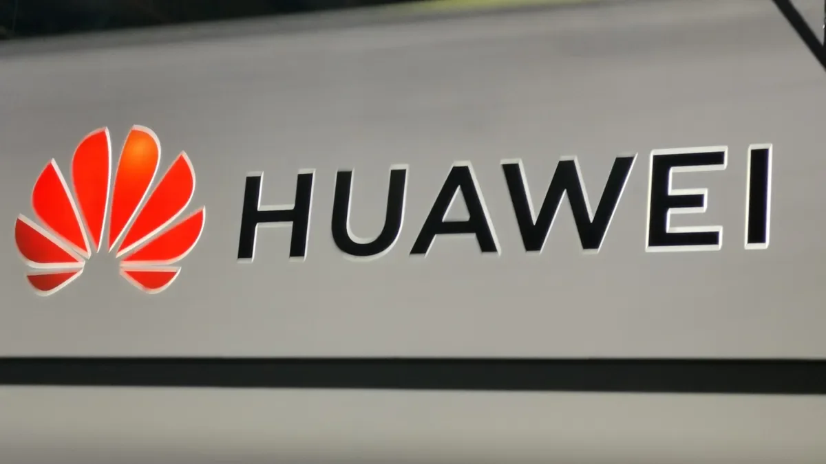 Huawei'nin Yeni İşlemcisi Kirin 9050 Pro Tanıtıldı — Huawei Mate XT 2, LogicFolding teknolojisi, mobil işlemci performansı, yarı iletken üretimi