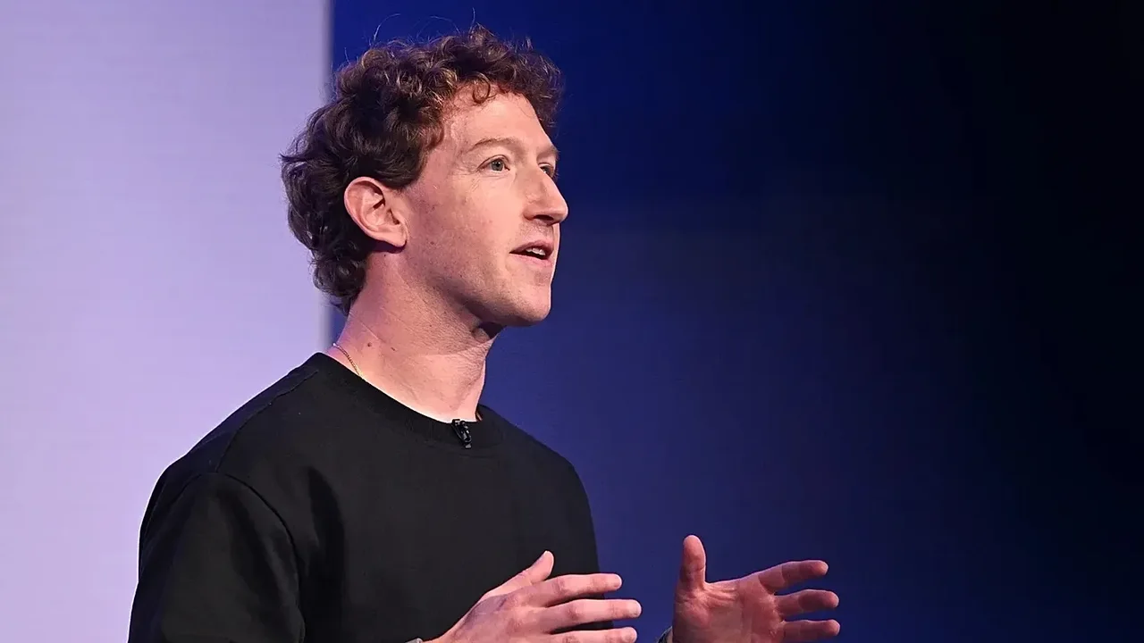 Mark Zuckerberg Hangi Telefonu Kullanıyor? Telefon Tercihi Şaşırttı