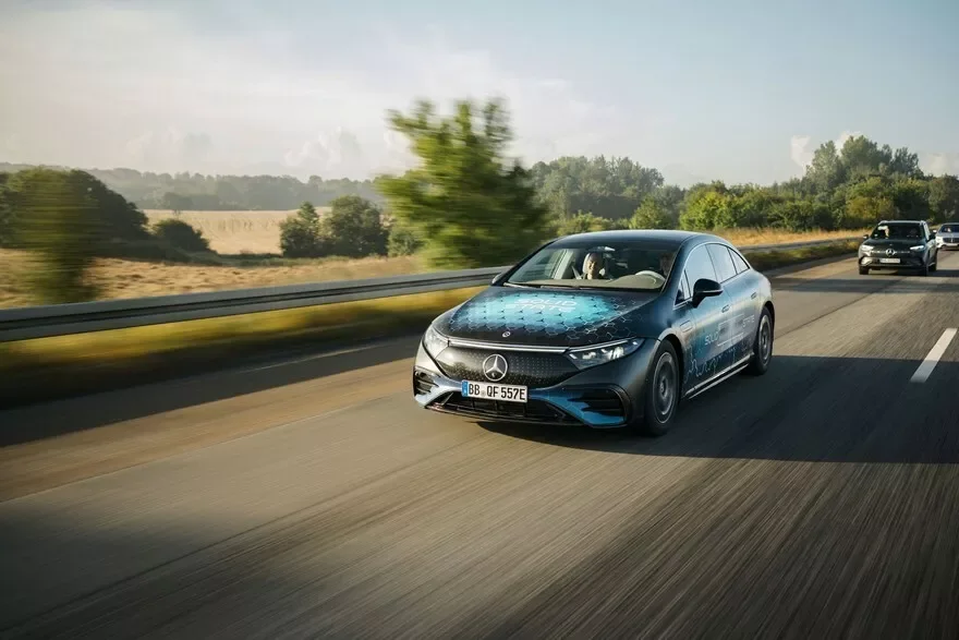 Mercedes-Benz'den Katı Hal Batarya Hamlesi — elektrikli araç bataryaları, Mercedes-Benz batarya teknolojisi, yeni nesil batarya hücreleri, ProLogium iş birliği