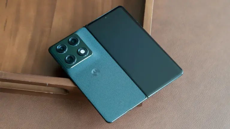 Motorola'nın Yeni Geniş Katlanabilir Telefonu Razr Flex Sızdırıldı: İşte Özellikleri — Motorola Razr Flex özellikleri, Motorola katlanabilir telefon, Snapdragon 8 Elite Gen 5, yeni Motorola telefon, katlanabilir telefon modelleri