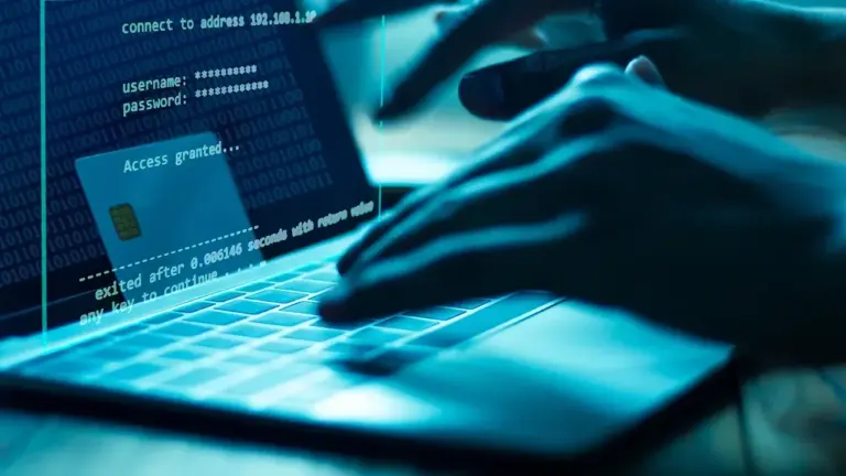 Oyuncuların Parasını Çalan Geliştirici Yakalandı: 400 Bin Dolarlık Vurgun — eski Jagex çalışanı, Old School RuneScape, sanal altın hırsızlığı, Jagex güvenlik, oyun içi ekonomi