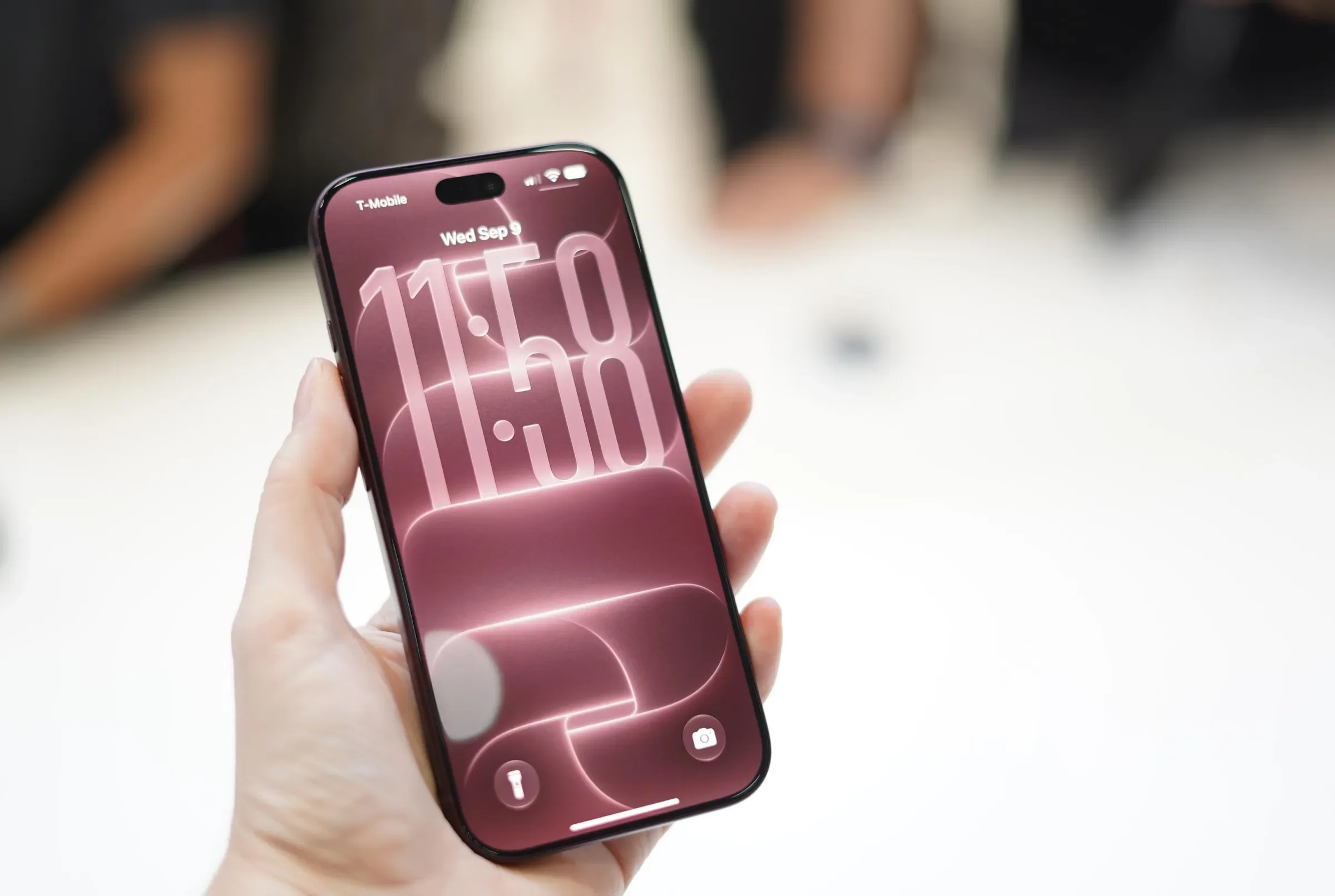 Siri AI ve Apple Intelligence Hangi Cihazlarda Çalışacak? — iOS 27 ve Siri AI desteği, Apple Intelligence uyumlu cihazlar, Siri AI özellikleri, iPhone 15 Pro Siri AI, iOS 27 güncellemesi