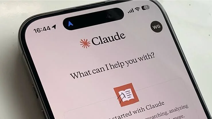 Siri Artık ChatGPT ve Claude ile Çalışabilecek — Siri yapay zeka entegrasyonu, iOS 27 yapay zeka özellikleri, Siri ChatGPT entegrasyonu, iPhone yapay zeka asistanı, Apple üçüncü taraf modeller