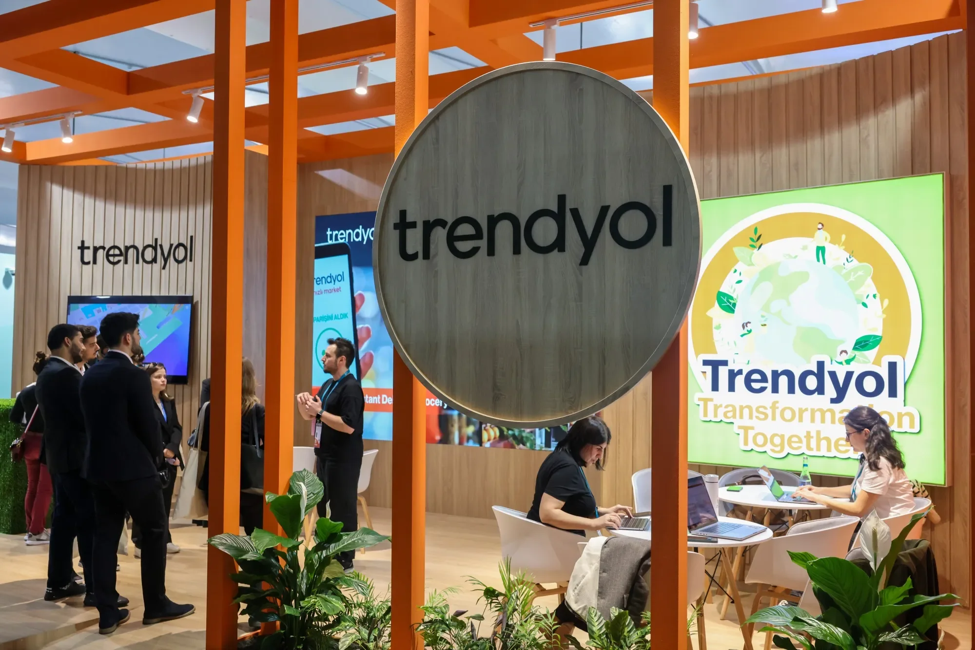 Trendyol ve Hepsiburada Kargo Hacminin %40'ını Sırtlıyor — Trendyol Hepsiburada kargo pazar payı, Türkiye kargo sektörü verileri, e-ticaret lojistik ağları, geleneksel kargo şirketleri, kargo hacmi ve ciro