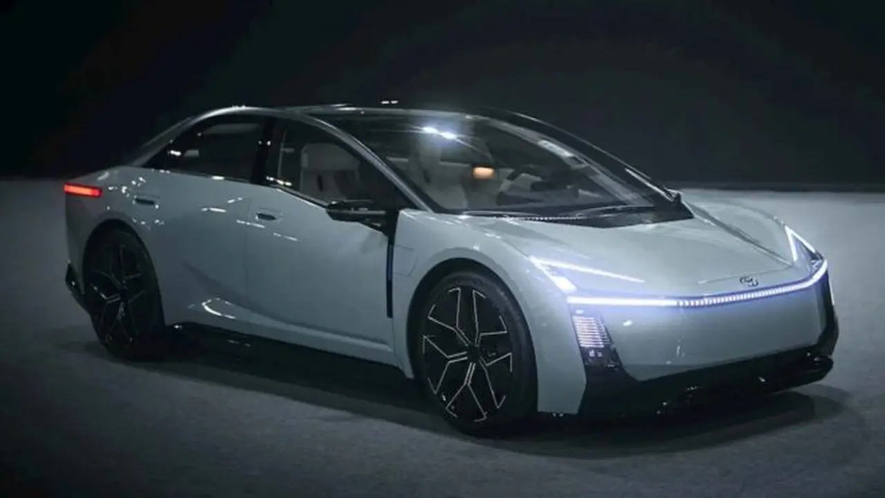 Yeni Toyota Corolla Elektrikli Motor Seçeneğiyle Geliyor