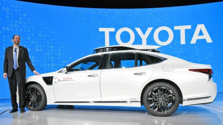 Waymo Toyota ortaklığı ile robotaksi hizmeti için hazırlanan bZ4X