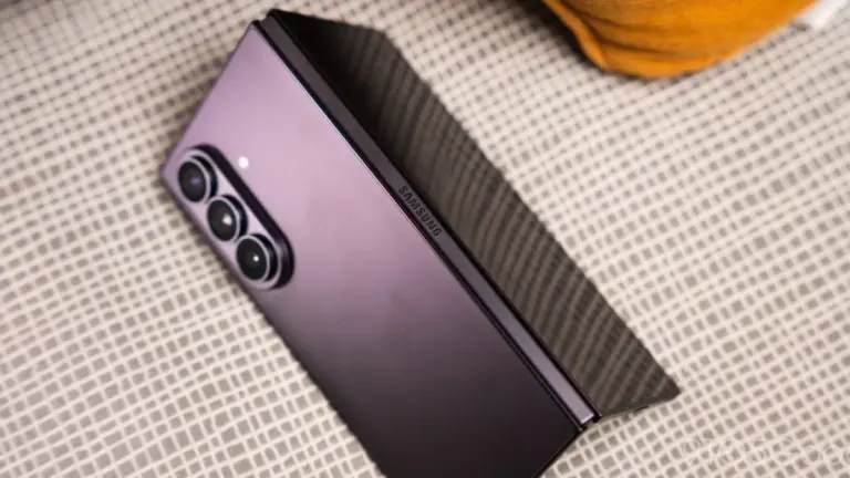 Samsung'un Çin'e özel katlanabilir telefonu Galaxy W27