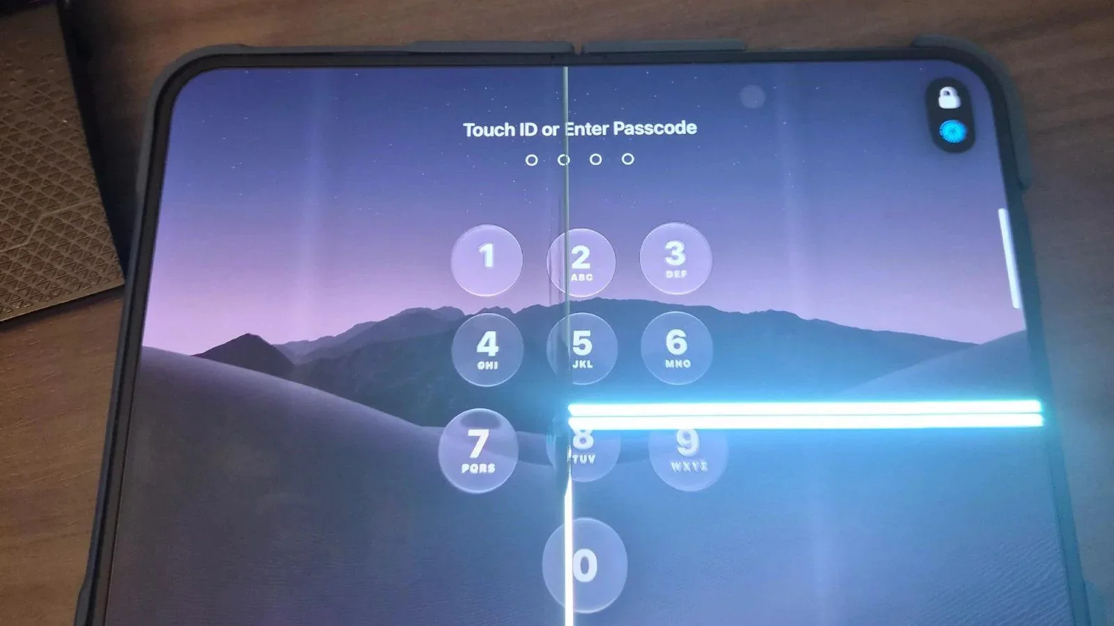 Apple iPhone Duo Ekran Sorunlarını İncelemeye Aldı — iPhone Duo ekran çatlama sorunu, Apple teknik destek, iPhone Duo ekran değişimi, AppleCare destek hattı, iPhone Duo menteşe sorunu
