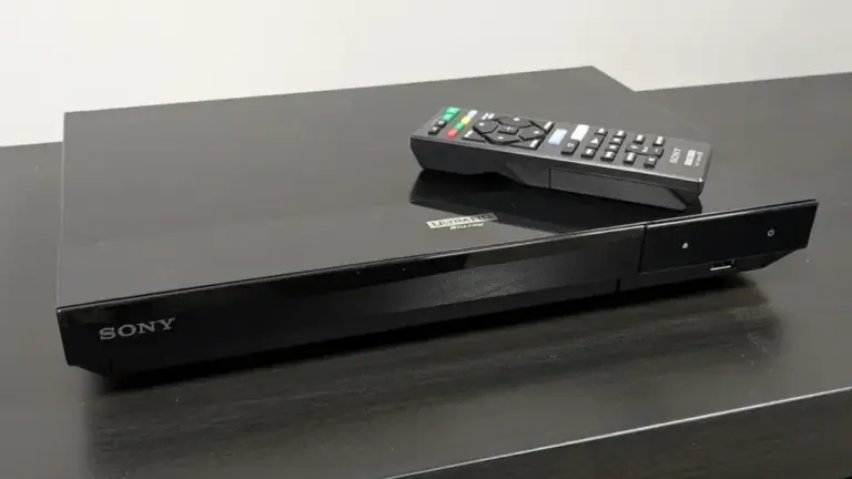 Blu-Ray için Yolun Sonu Gözüktü: Raflardan Kalkıyor — 4K Blu-ray oynatıcısı, Sony UBP-X700, optik medya, PlayStation 5, disk sürücüsüz