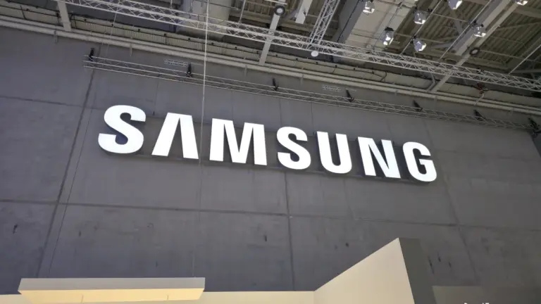 Samsung CSOT hissesi satın alımını temsil eden Samsung görseli