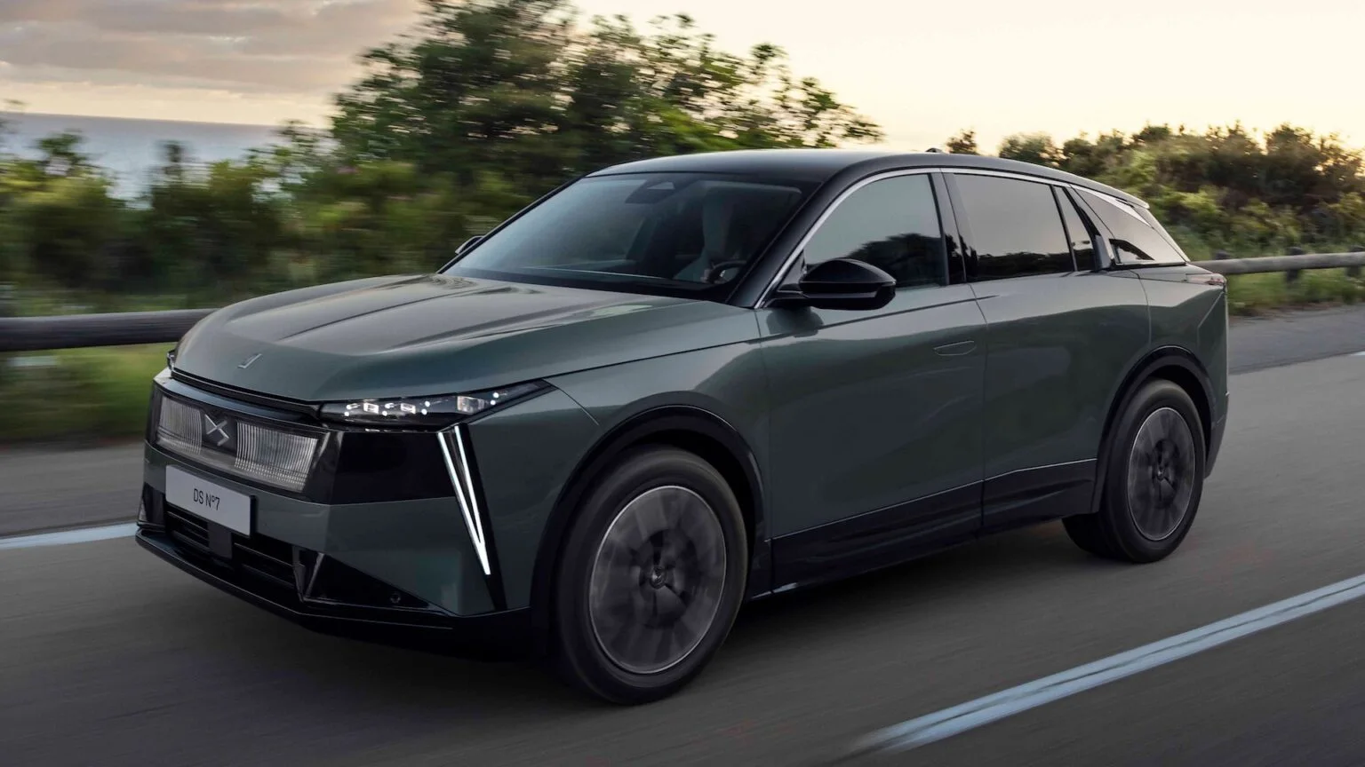 DS N°7 için Türkiye Fiyatı Belli Oldu — yeni nesil DS N°7, DS Automobiles premium SUV, DS N°7 hibrit motor, PALLAS ve ÉTOILE donanım, DS N°7 Türkiye fiyatı