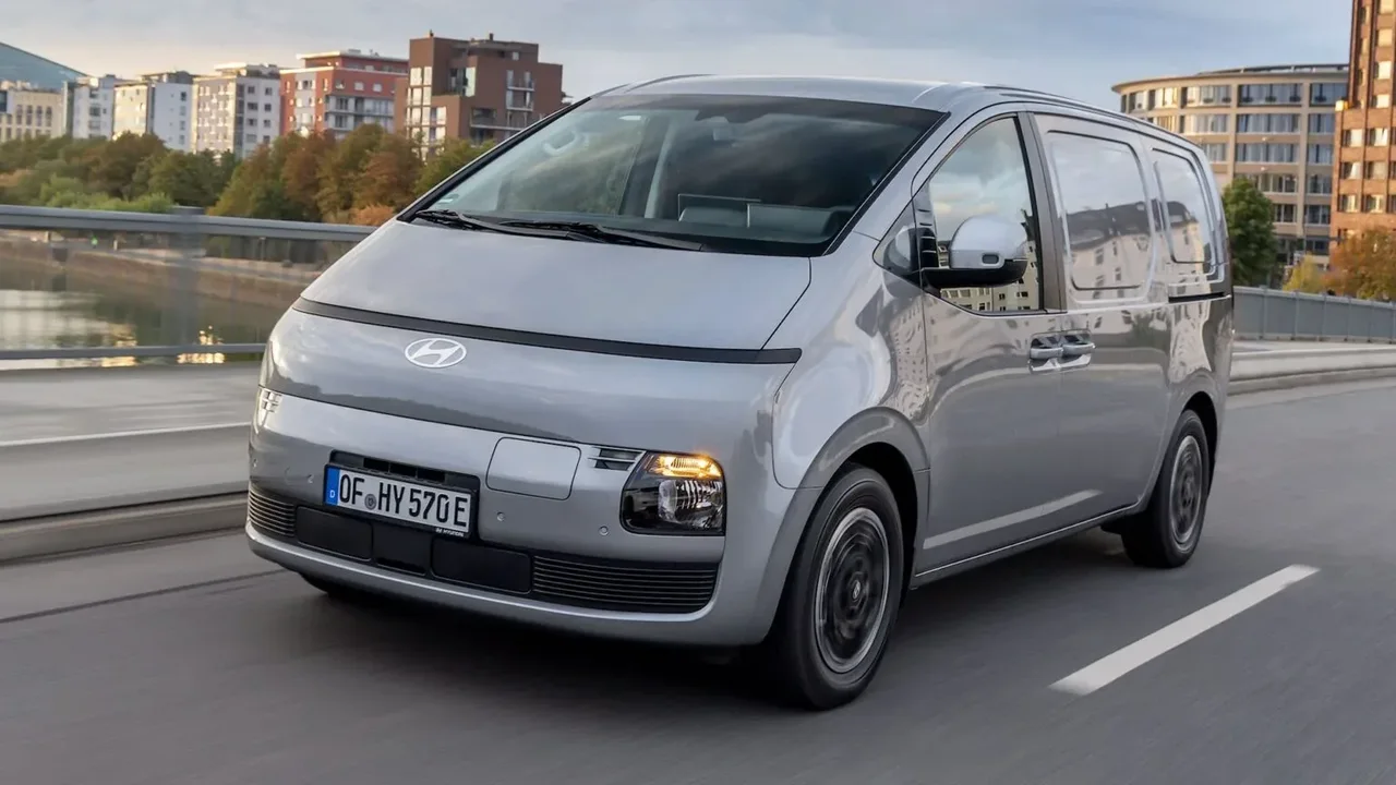 Elektrikli Hafif Ticari: Hyundai STARIA Cargo Tanıtıldı