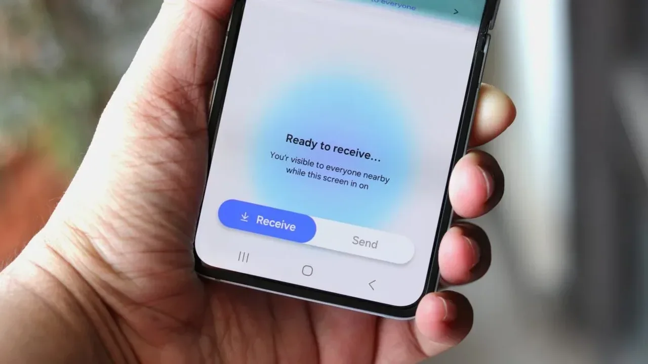 Galaxy S25 FE'ye AirDrop Desteği Geldi: iPhone ile Dosya Paylaşabileceksiniz — Samsung Galaxy S25 FE, Quick Share desteği, One UI 9.0 güncellemesi, iPhone dosya paylaşımı, Android AirDrop entegrasyonu