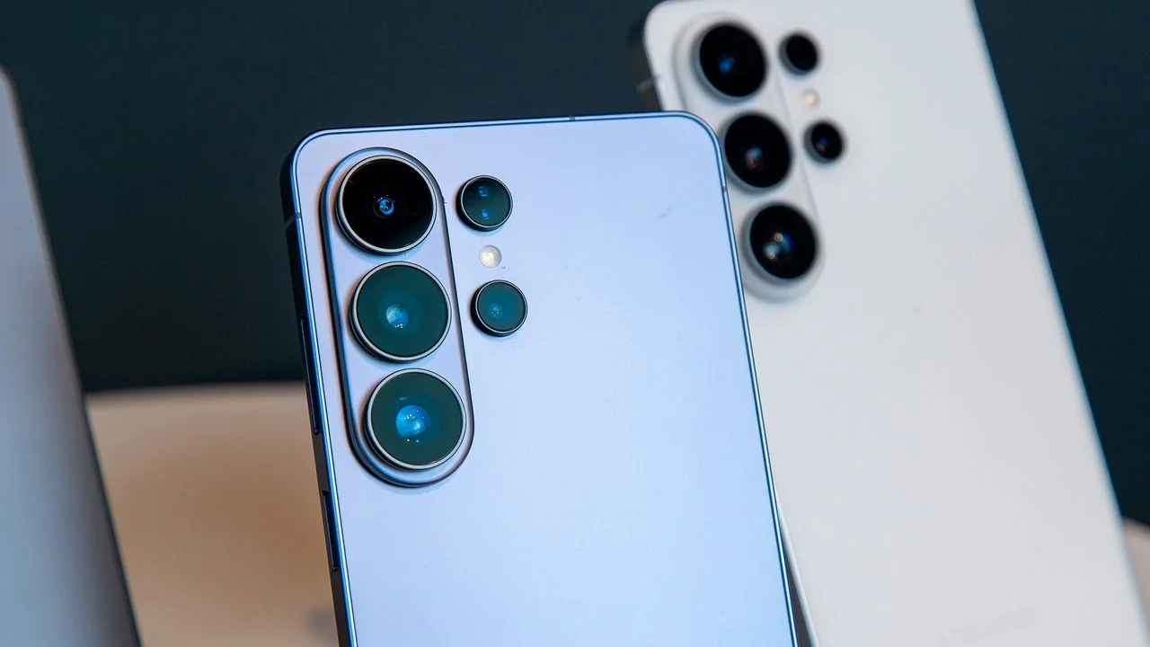 Galaxy S27 Serisinin Ekran Üretimi Başlıyor — Samsung Galaxy S27 serisi ekran üretimi, Galaxy S27 Pro özellikleri, Galaxy S27 Ultra işlemci detayları, Samsung Galaxy S27 çıkış tarihi, Galaxy S27 serisi modelleri