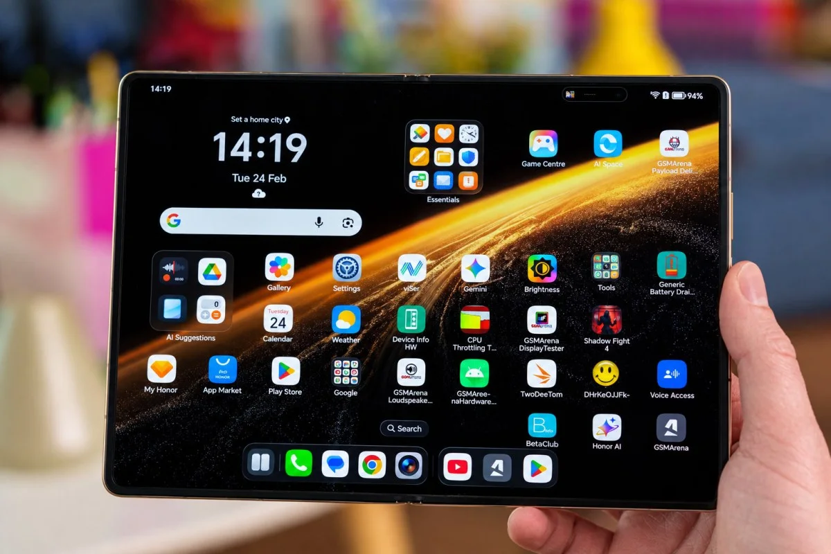 Honor'un Yeni Katlanabilir Telefonu için Beklenen Tarih Belli Oldu — Honor katlanabilir telefon, Snapdragon 8 Elite, Honor akıllı telefon, katlanabilir ekran teknolojisi, yeni Honor modeli
