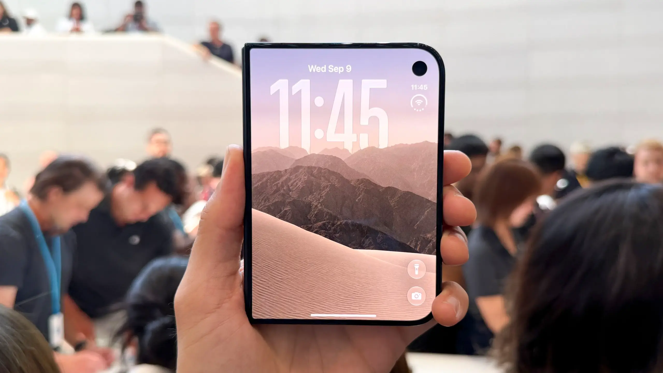 iPhone Duo Teslimatları Seneye Kaldı: Yoğun İlgi Stok Bırakmadı — iPhone Duo teslimat süresi, katlanabilir iPhone modeli, Apple ön sipariş süreci, iPhone Duo stok durumu, Apple mağazadan teslim alma