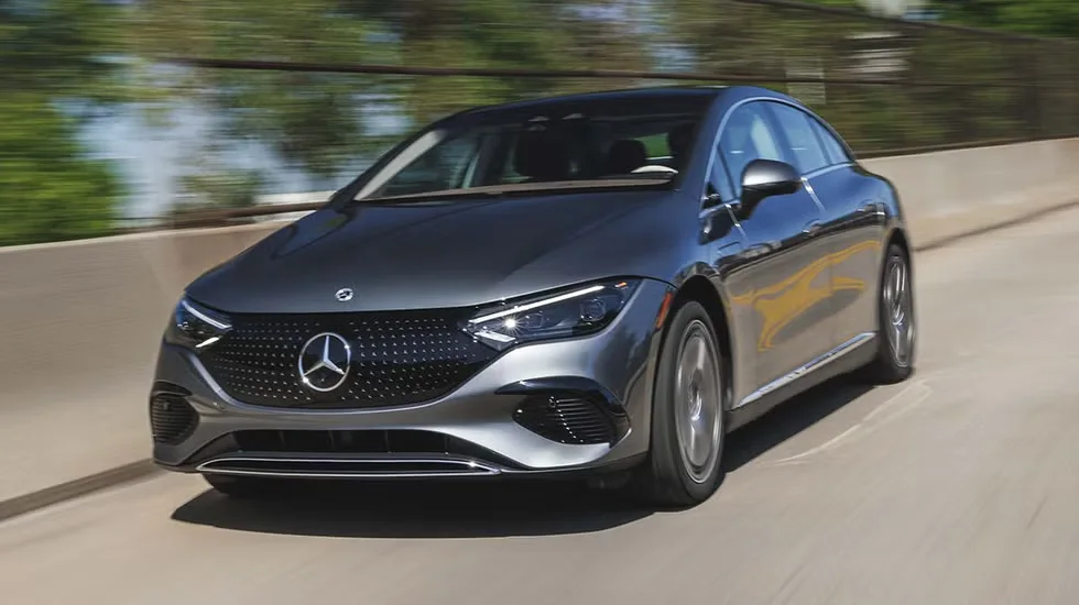 Mercedes-Benz'den Büyük Değişiklik: Üç Model Veda Ediyor — Mercedes-Benz 2027 model yılı değişiklikleri, Mercedes EQE üretimden kalkıyor mu, Mercedes-AMG S63 E Performance veda, Maybach EQS 680 SUV üretim sonu, Mercedes elektrikli araç stratejisi 2027