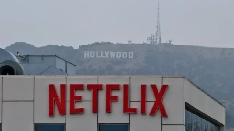 Netflix 1000 Çalışanını İşten Çıkarıyor: Şirket Tarihinin En Büyük Küçülme Kararı — Netflix işten çıkarma, dijital platform rekabeti, Netflix hisseleri, Ted Sarandos açıklamaları, kullanıcı davranışları