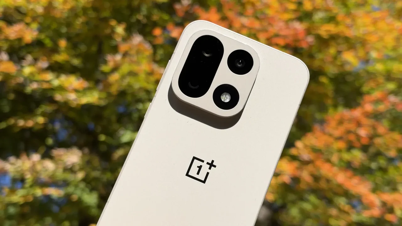 OnePlus 16 Satışa Çıktı: İlk Saatte 70 Bin Adet Satıldı