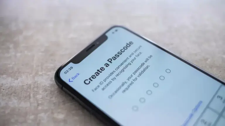 Polis Kilitli iPhone Cihazlara Erişebilecek: İşte Yeni Yöntem — iPhone hareketsizlikte yeniden başlatma, GrayKey nedir nasıl çalışır, iPhone kilitli telefon verileri nasıl kurtarılır, iPhone AFU modu nedir, adli tıp iPhone şifre kırma