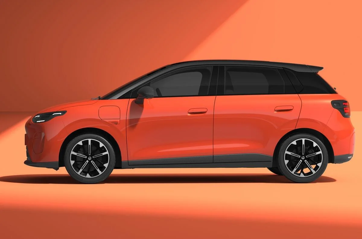 Renault 5'e Çinli Rakip: İşte Ucuz Elektrikli Araç — Leapmotor B03, elektrikli hatchback, Renault 5 rakibi, Paris Otomobil Fuarı, elektrikli otomobil menzili