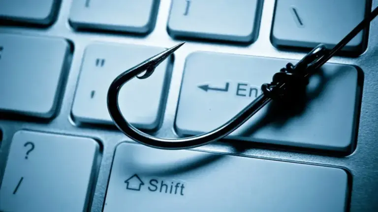 Sahte VPN Sitesi Panik Yarattı: Verileriniz Tehlikede — Sahte bir WatchGuard VPN indirme sayfası, kurumsal kimlik bilgileri, siber güvenlik saldırısı, VPN yazılımı kurulumu, kimlik avı yöntemleri