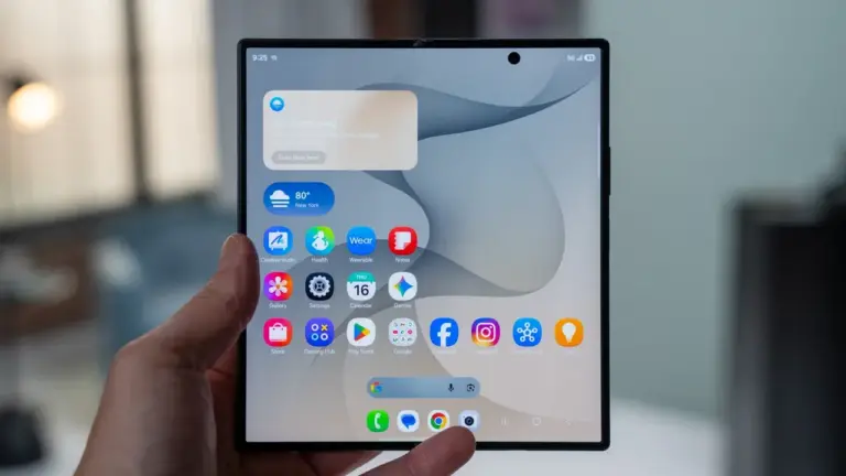 Samsung'dan Yeni Katlanabilir Telefon: Çin'e Özel Çıkıyor — Samsung W27 özellikleri, Samsung katlanabilir telefon modelleri, Samsung lüks telefon serisi, Çin'e özel Samsung telefonlar, Samsung W serisi