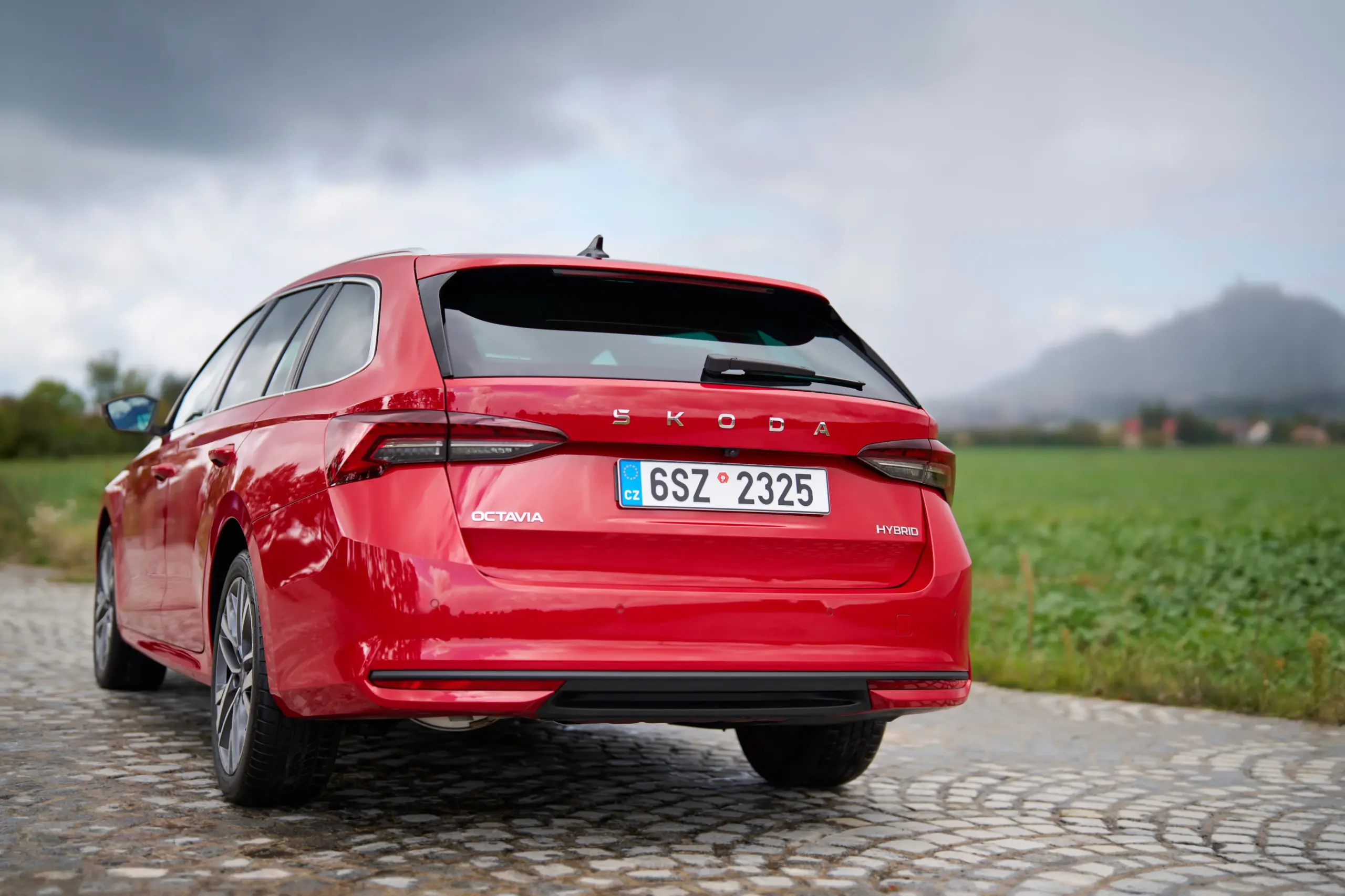 Skoda Octavia Markanın İlk Tam Hibrit Modeli Olarak Tanıtıldı — hibrit motor, yakıt tüketimi, Skoda modelleri