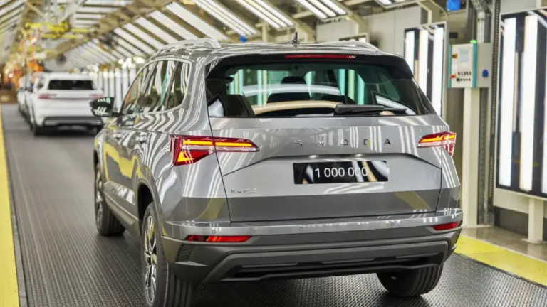 Skoda'dan Dev Geri Çağırma: 1.7 Milyon Araç Servise Çağrıldı — Skoda geri çağırma, direksiyon sistemi arızası, Volkswagen Grubu geri çağırma, Skoda Octavia Superb Karoq Kodiaq, otomobil güvenlik sorunu