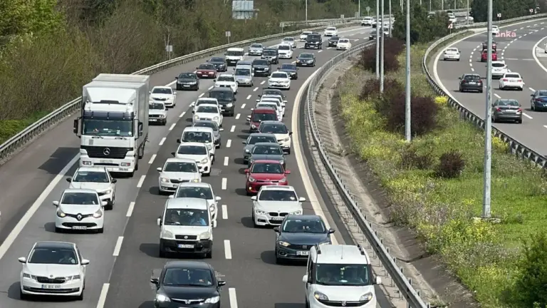 Türkiye Hangi Otomobili Tercih Ediyor: İşte Liste — eylül ayı otomobil satışları, trafiğe kayıtlı araç sayısı, en çok tercih edilen otomobil markaları, otomotiv pazarı verileri, TÜİK motorlu kara taşıtları